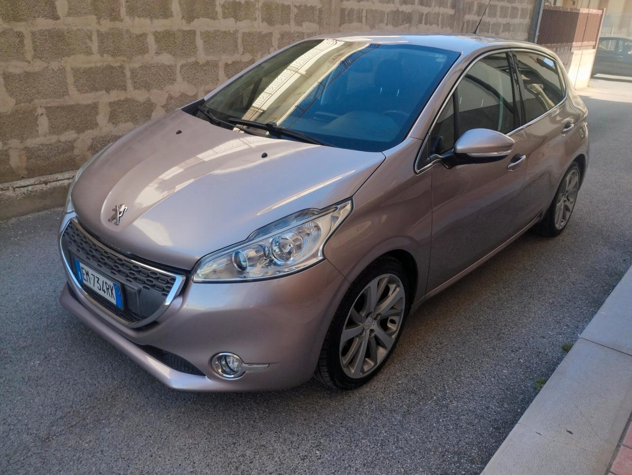 Peugeot 208 1.6 e-HDi 92 CV Stop&Start 5 porte Allure