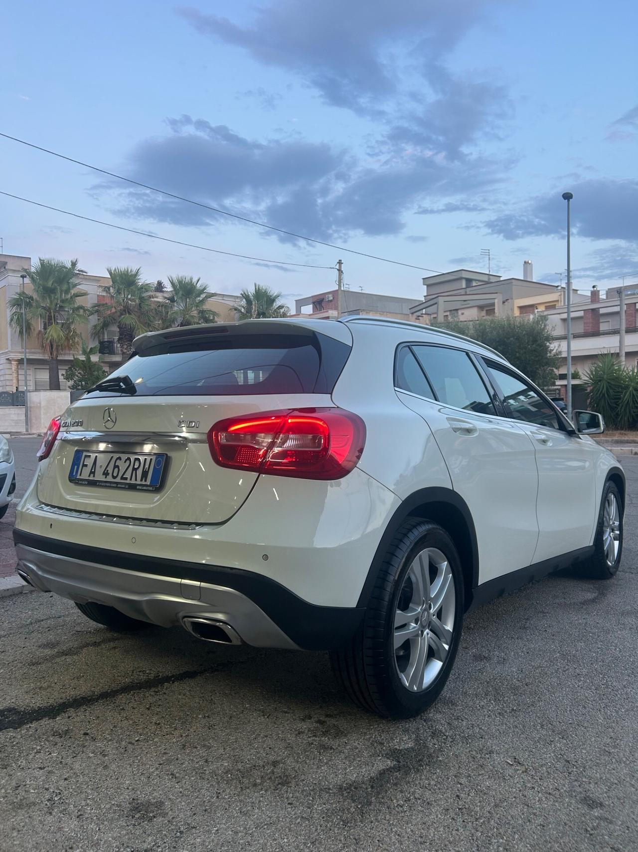 Mercedes-benz CLA 200 220 CDI Automatic Premium