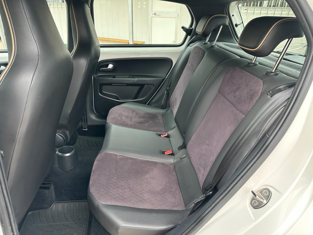 Seat Mii 1.0 68 CV 5 porte by Cosmopolitan Ecofuel