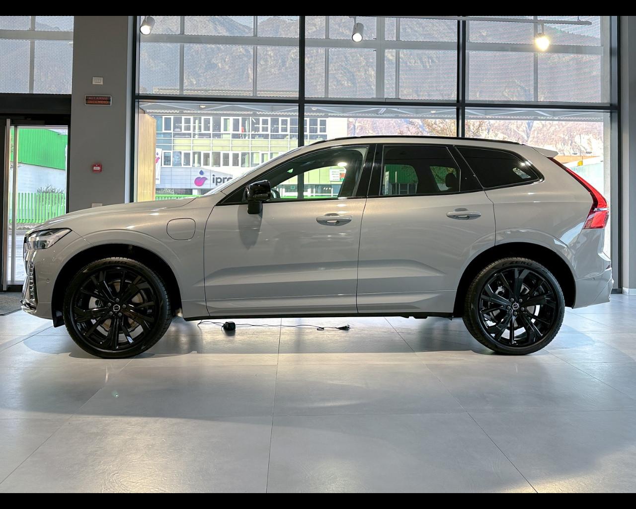 VOLVO XC60 Ultra Black Edition T6 AWD AUT