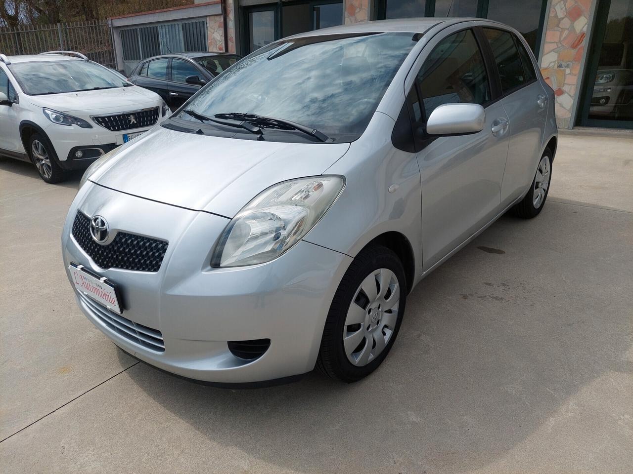 Toyota Yaris 1.0 benzina 5 porte Sol