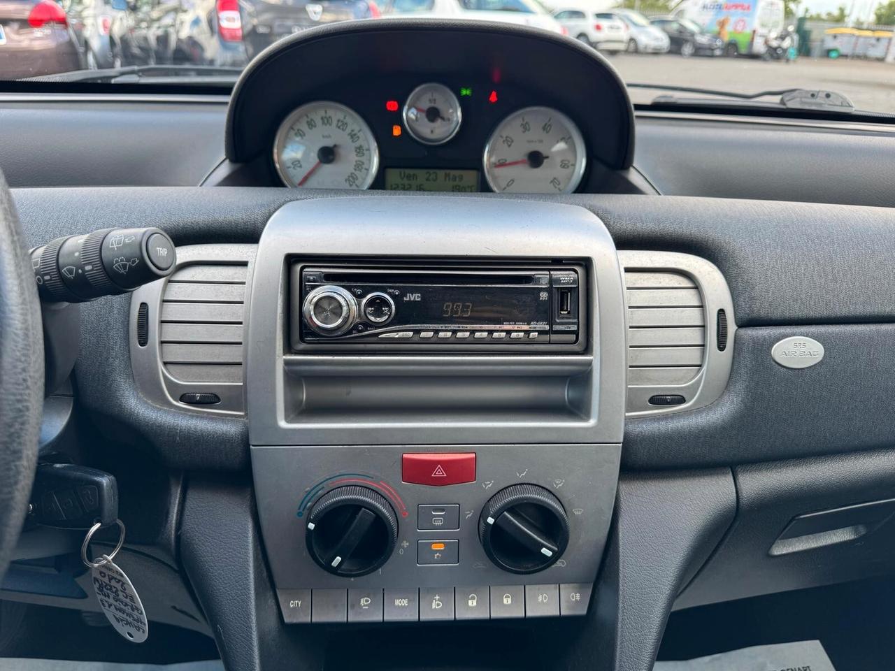 Lancia Ypsilon 1.3 MULTIJET 75CV NEOPAT 2010