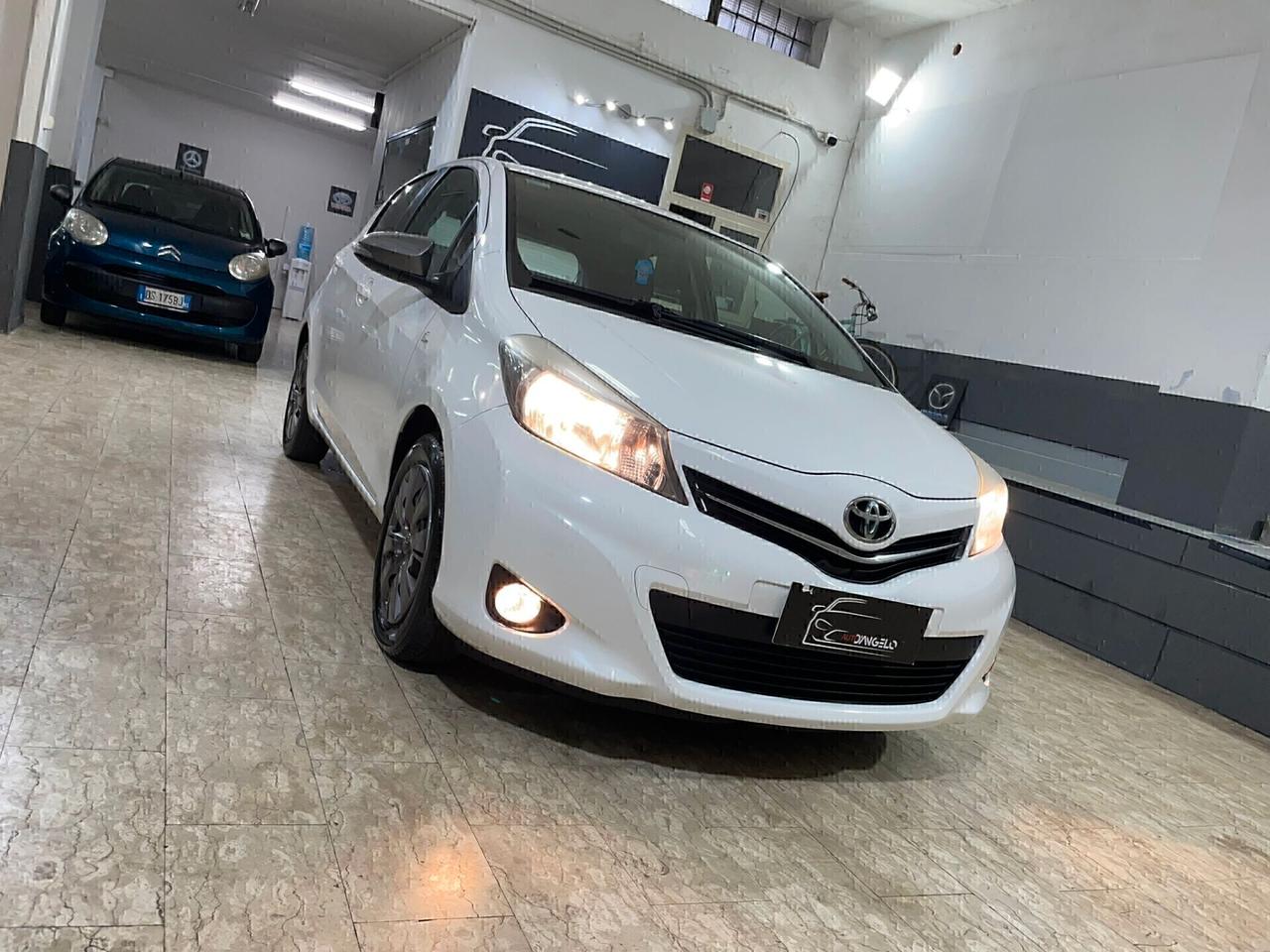 Toyota Yaris 1.0 5 porte Lounge
