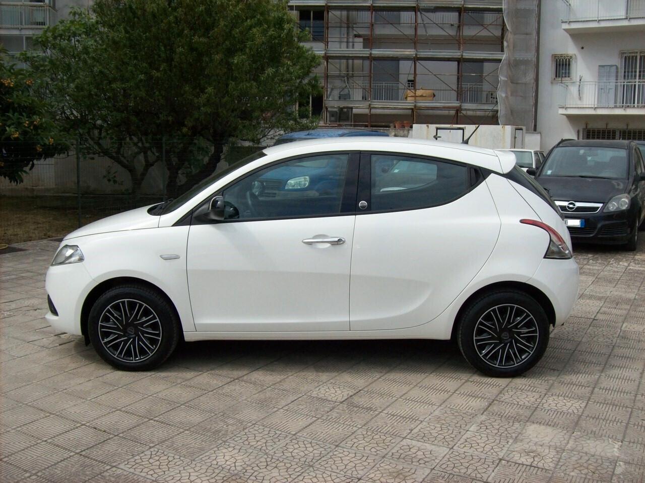 Lancia Ypsilon 1.2 70CV GPL Ecochic Gold