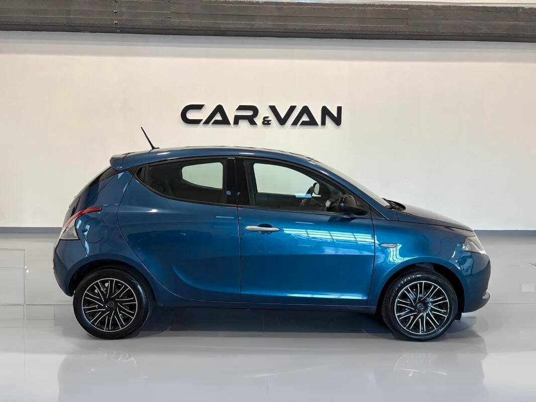 Lancia Ypsilon III 1.0 firefly hybrid Gold s&s 70cv 5p.ti