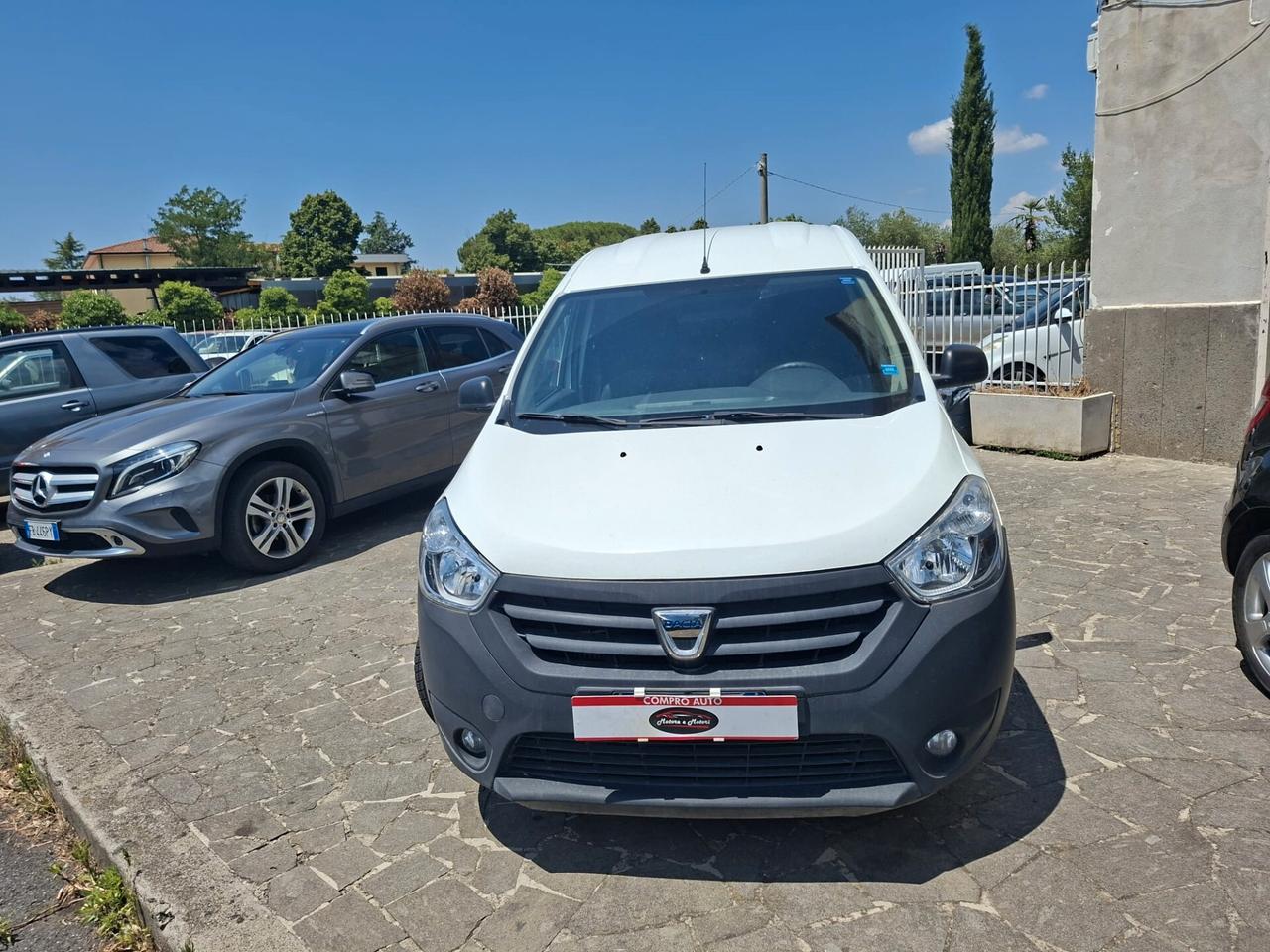 Dacia Dokker 1.5 Blue dCi 8V 75CV Comfort appena sostituita distribuzione pompa acqua