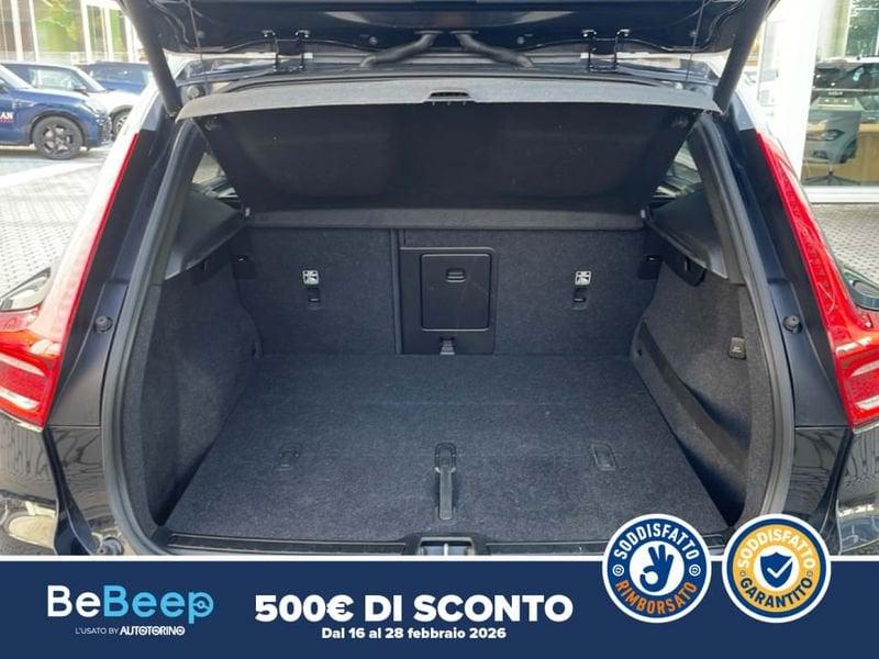 Volvo XC40 2.0 D4 MOMENTUM AWD GEARTRONIC