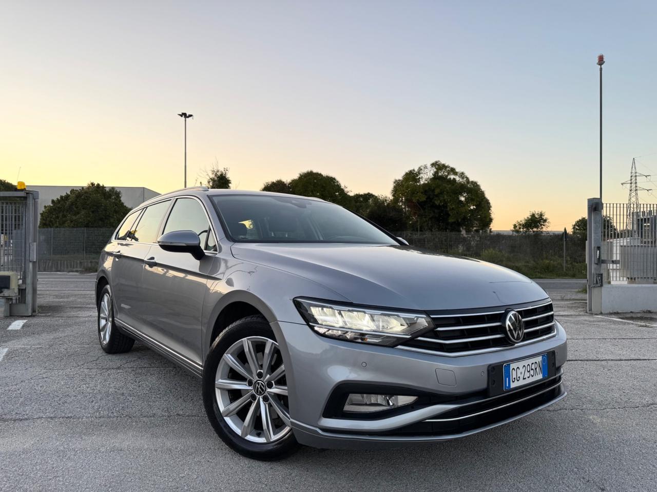 VOLKSWAGEN PASSAT Variant 2.0 Tdi Evo-Led Carplay 17
