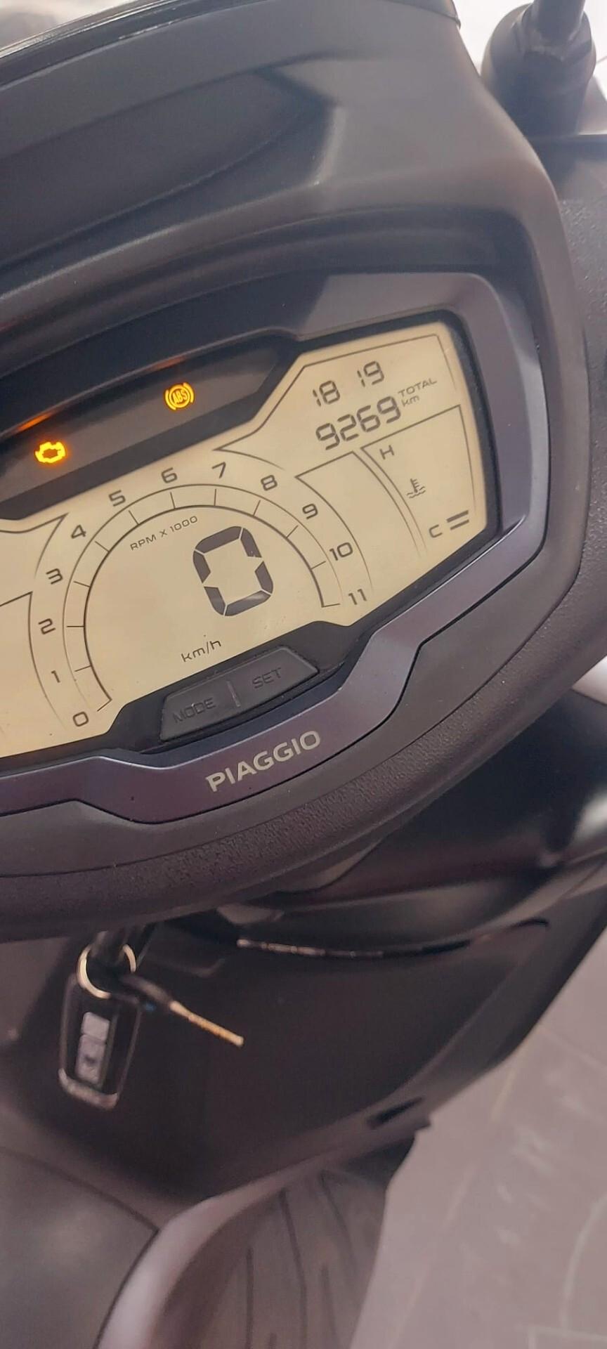 Piaggio Beverly 400 sport