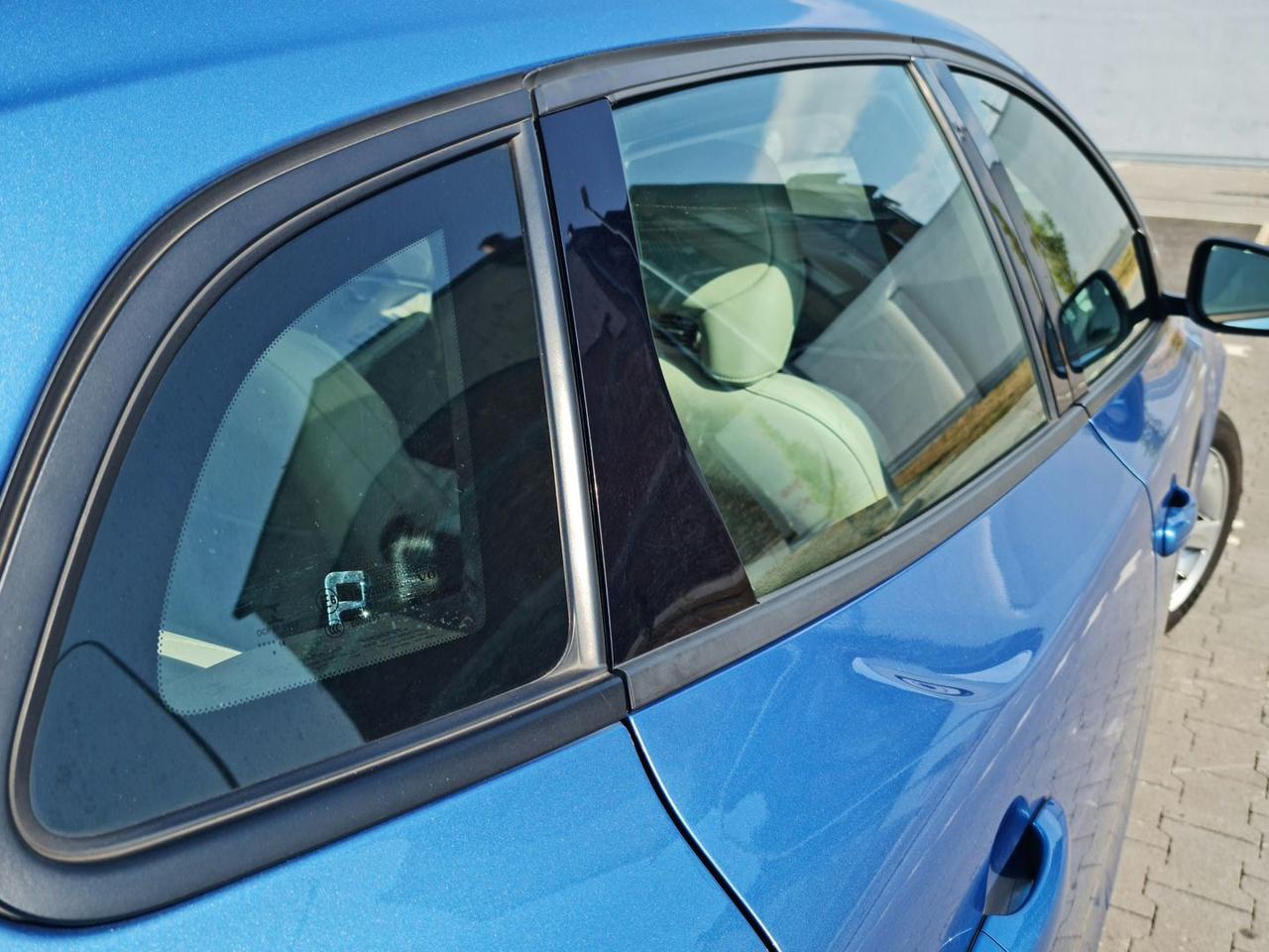 Volvo V40 KINETIC #6087