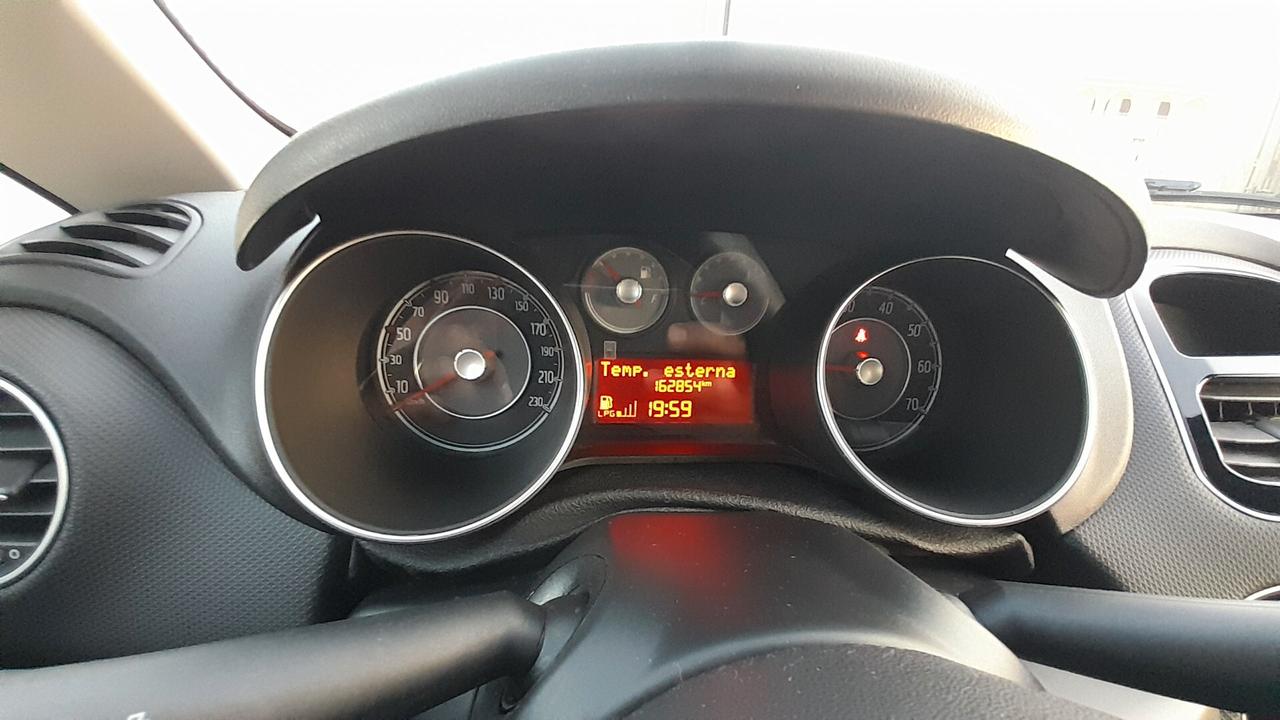 Fiat Punto 1.4 8V 5 porte Easypower Street