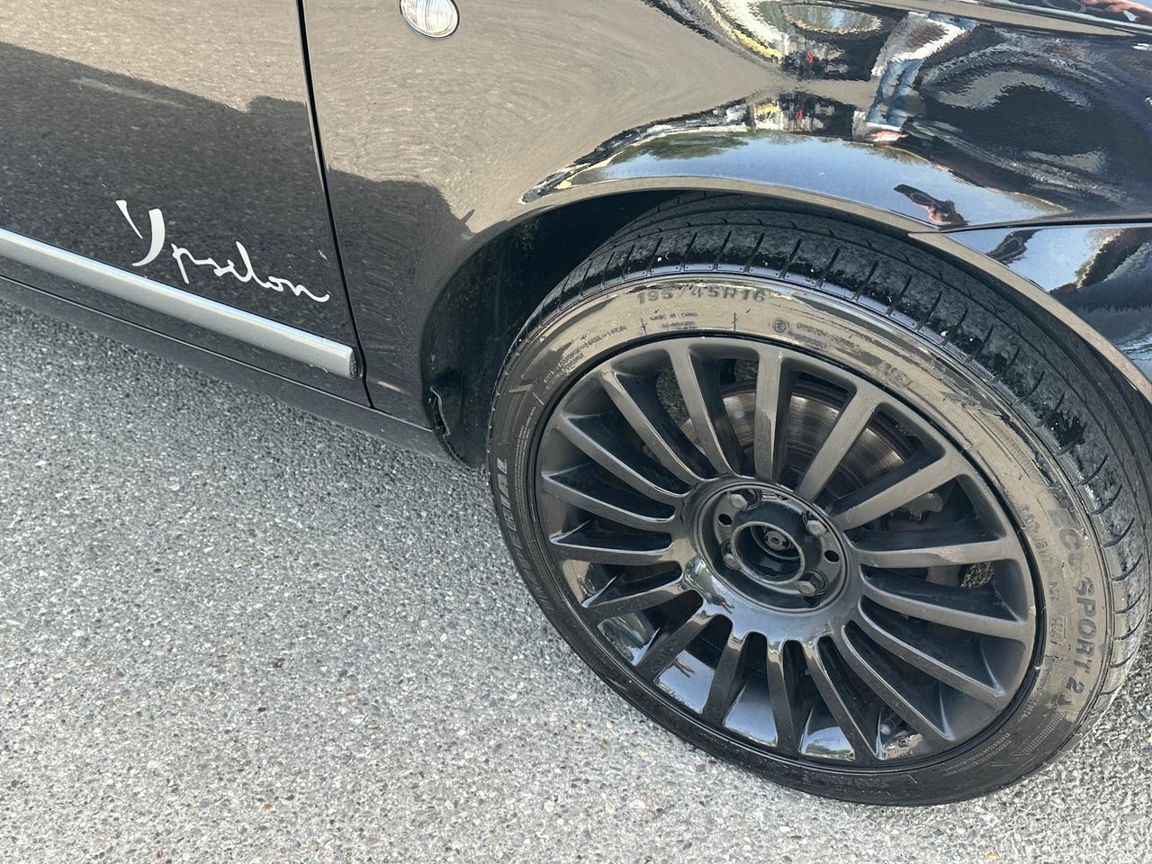 Lancia Ypsilon 1.3 MJT 90 CV MomoDesign