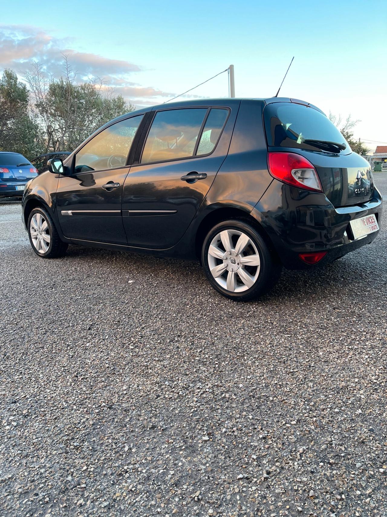 Renault Clio 1.5 dCi - NAVIGATORE - NEOPATENTATI