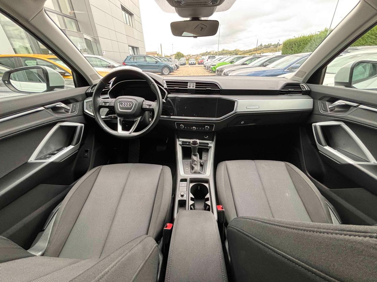 Audi Q3 35 TDI quattro S tronic Business