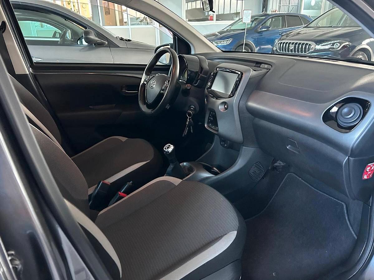 Toyota Aygo Connect 1.0 VVT-i 72 CV 5 porte x-fun