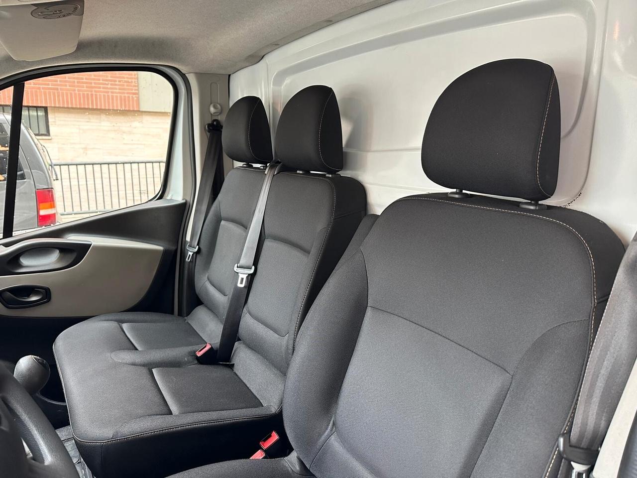 Renault Trafic T29 1.6 dCi 125CV L1 H1 3 posti