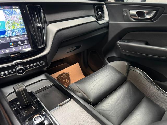 VOLVO XC60 B4 (d) AWD automatico Plus Dark N1 + iva 22%