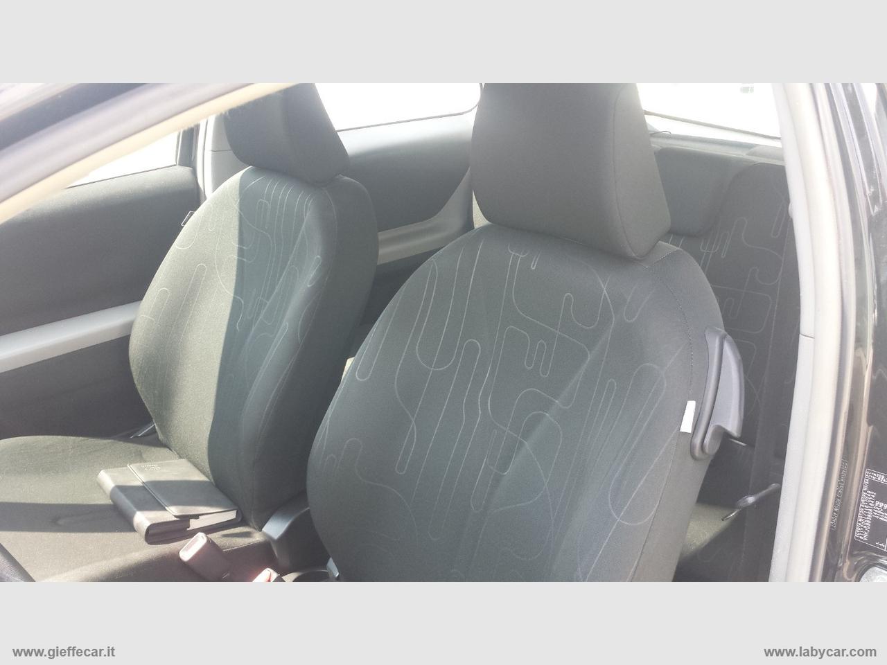 TOYOTA Yaris 1.0 3p. Sol NEO-PATENTATO