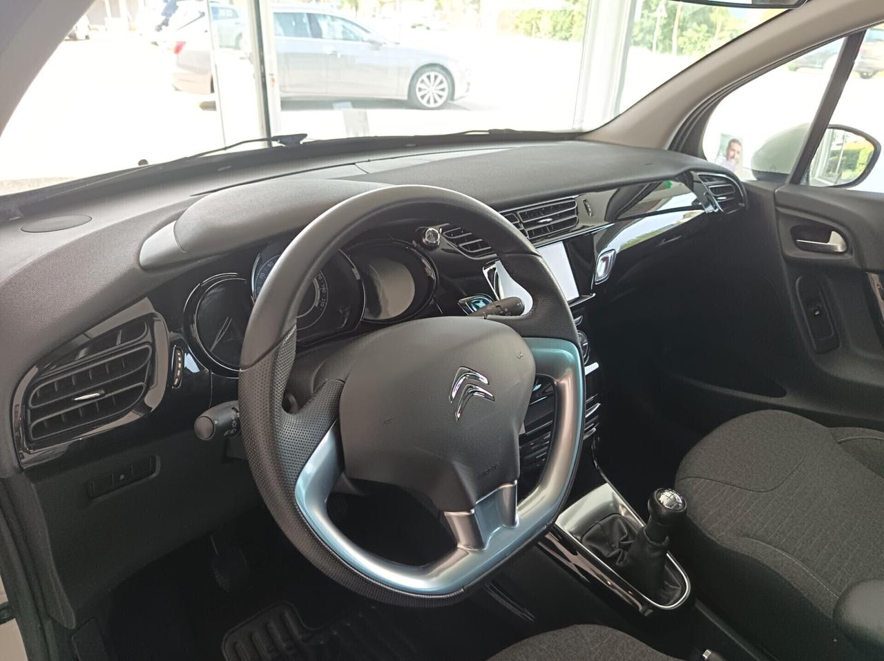 Citroen C3 PureTech 68 Exclusive - 2015