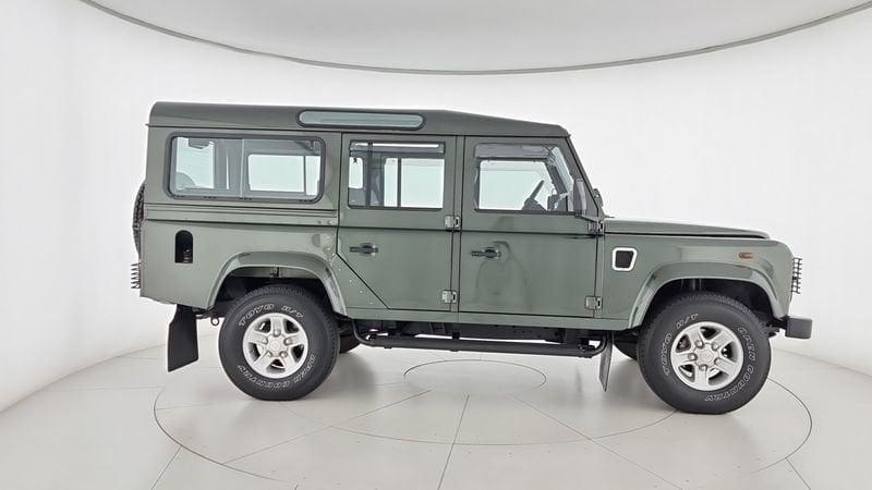 Land Rover Defender Defender 110 2.5 Td5 cat SW 9 posti SE