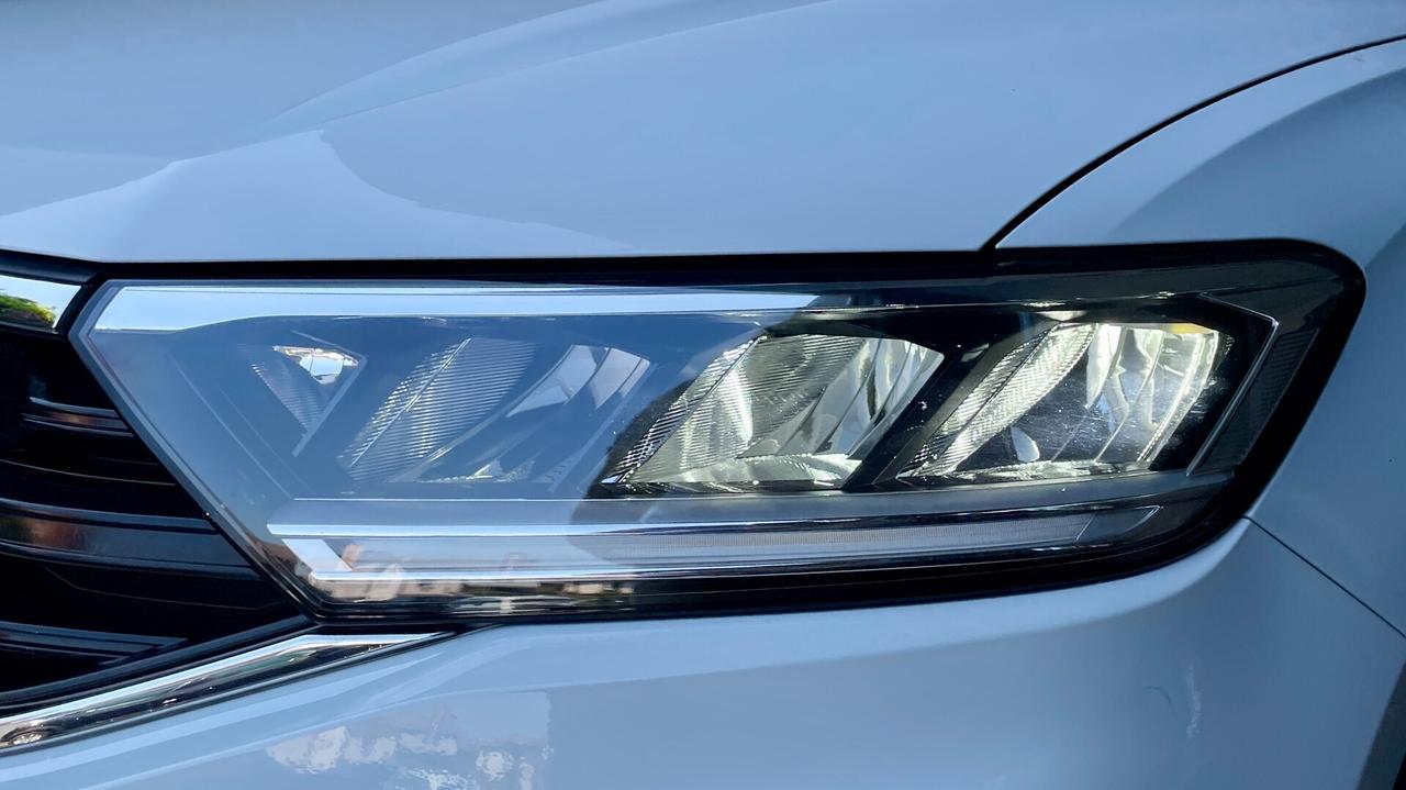 VOLKSWAGEN T-ROC 2.0 TDI SCR DSG LIFE 150CV - FULL LED, VIRTUAL COCKPIT, CARPLAY