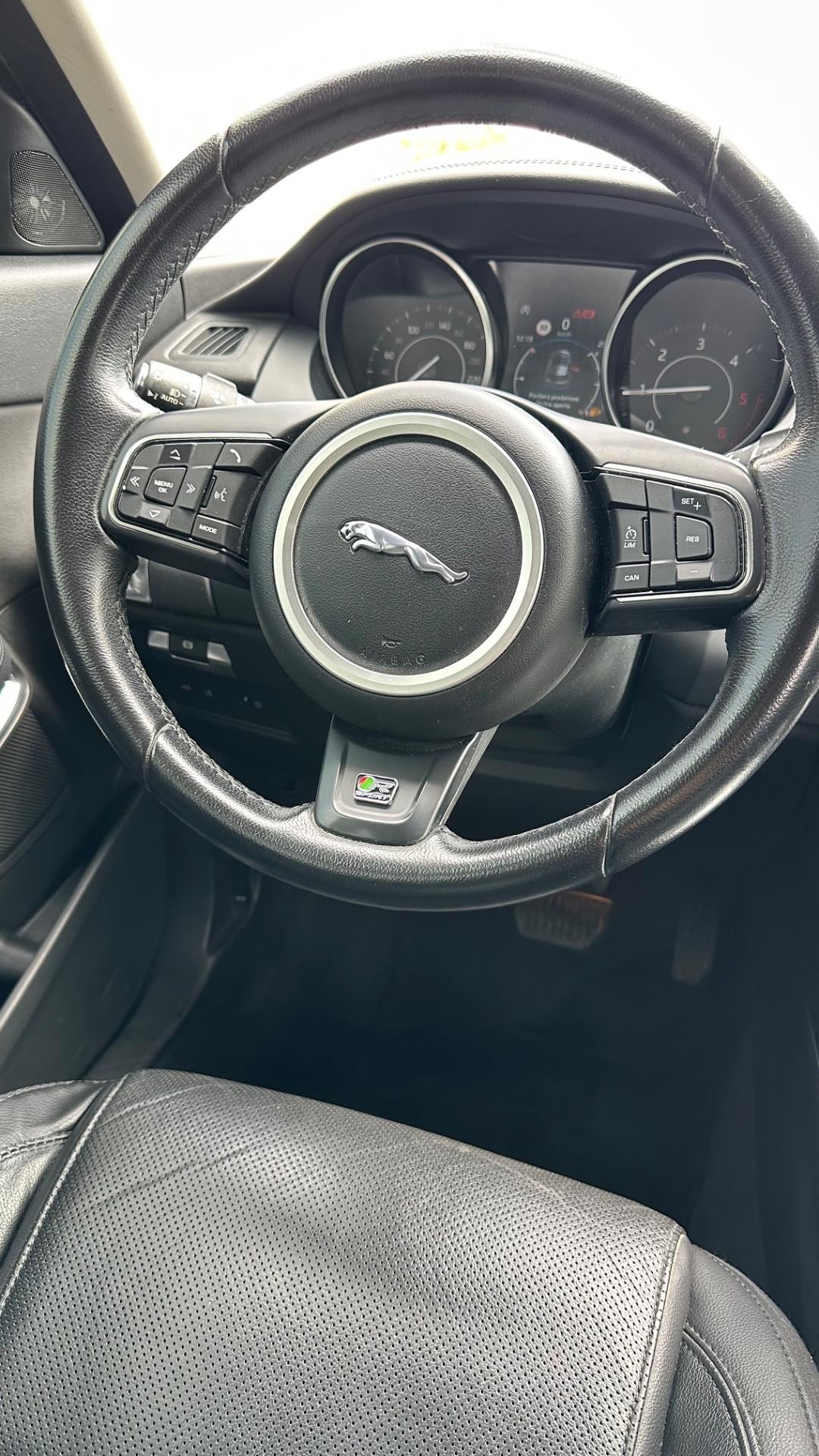 Jaguar E-Pace 2.0D 150 CV R- sport Dynamic S