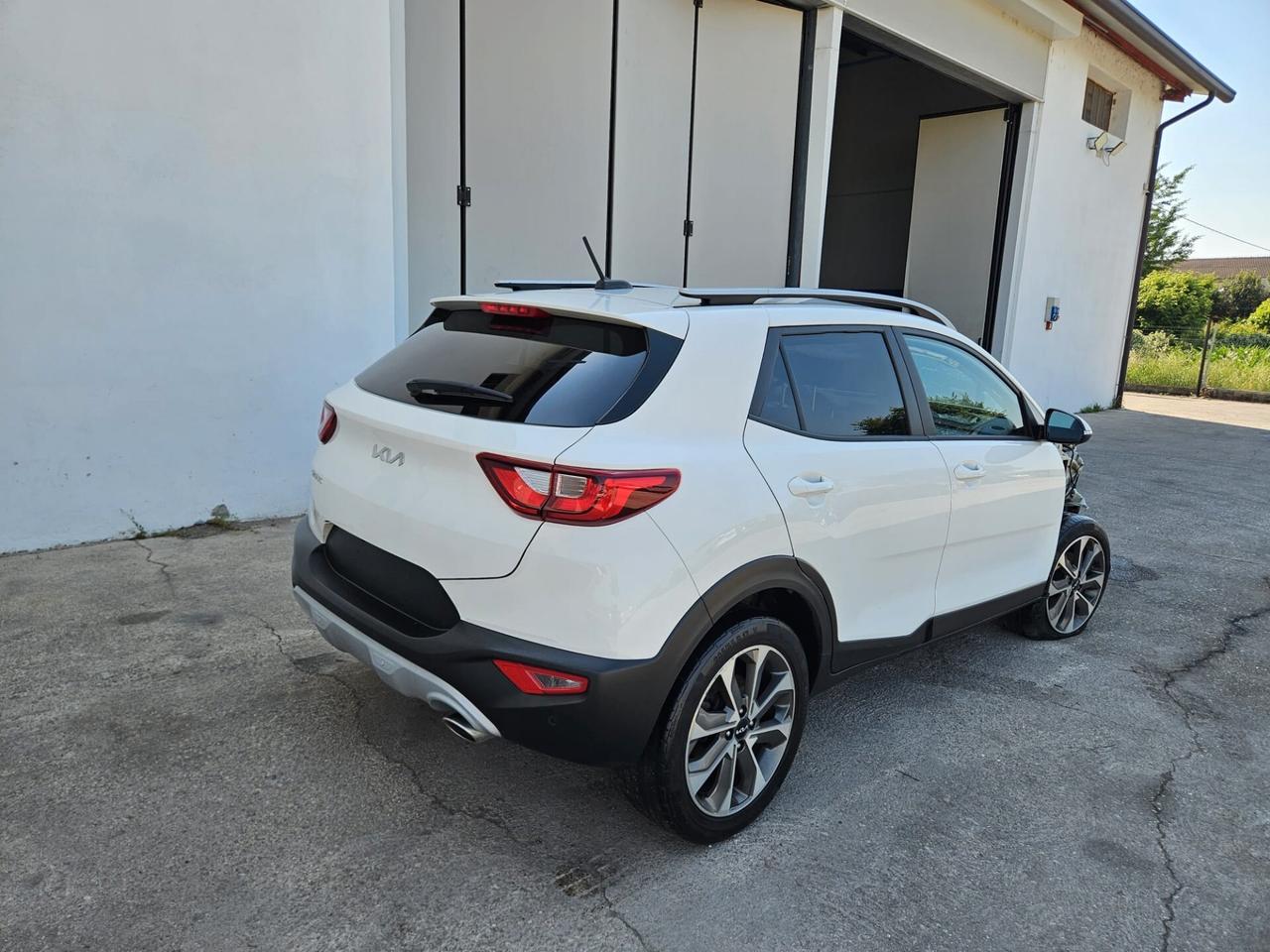 Kia Stonic 1.0 t-gdi mhev 100cv imt START INCIDENTATA