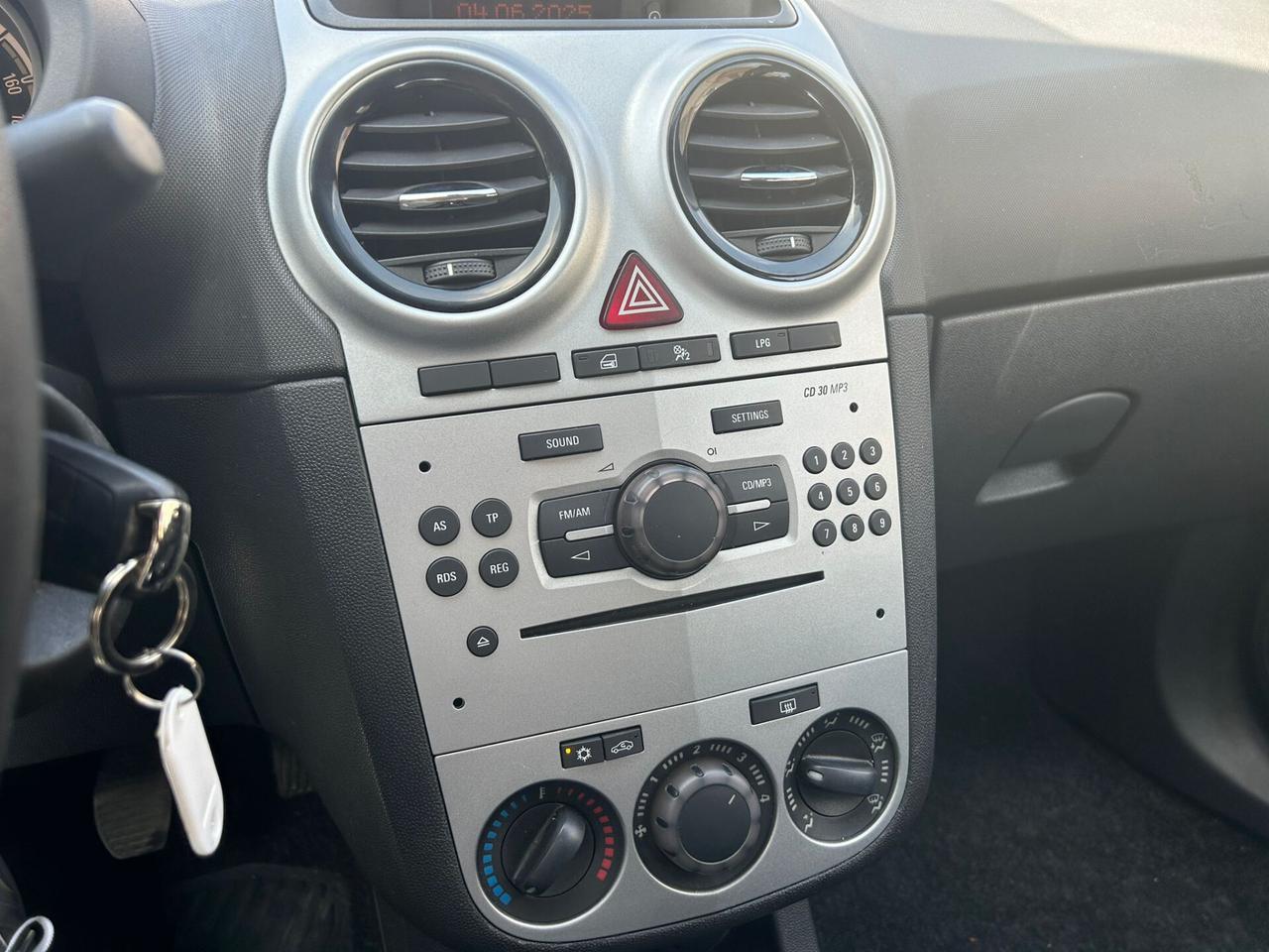 Opel Corsa 1.2 GPL 86Cv 5 PORTE-2012