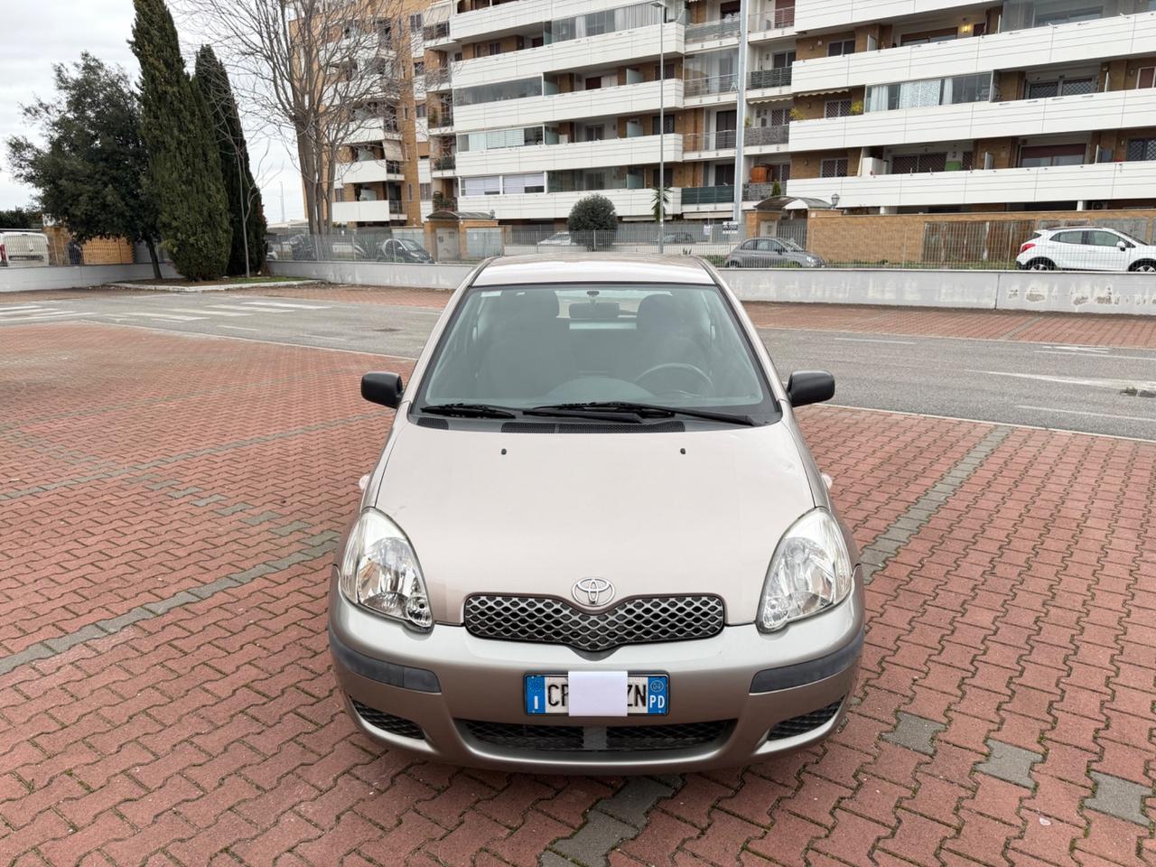 Toyota Yaris 1.0i 3p Sol