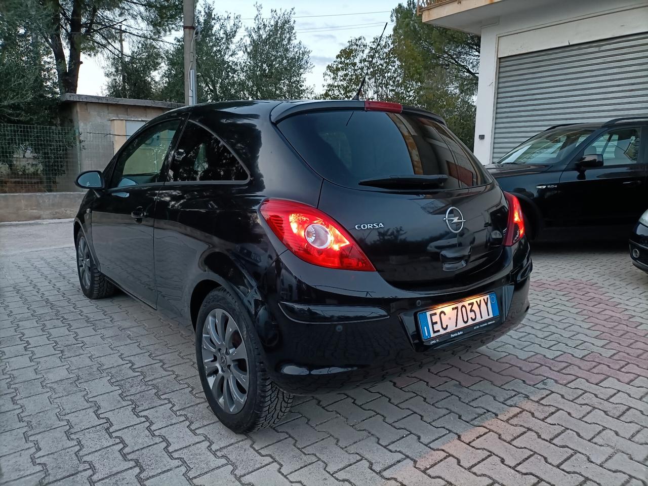 Opel Corsa 1.2 3 porte Sport