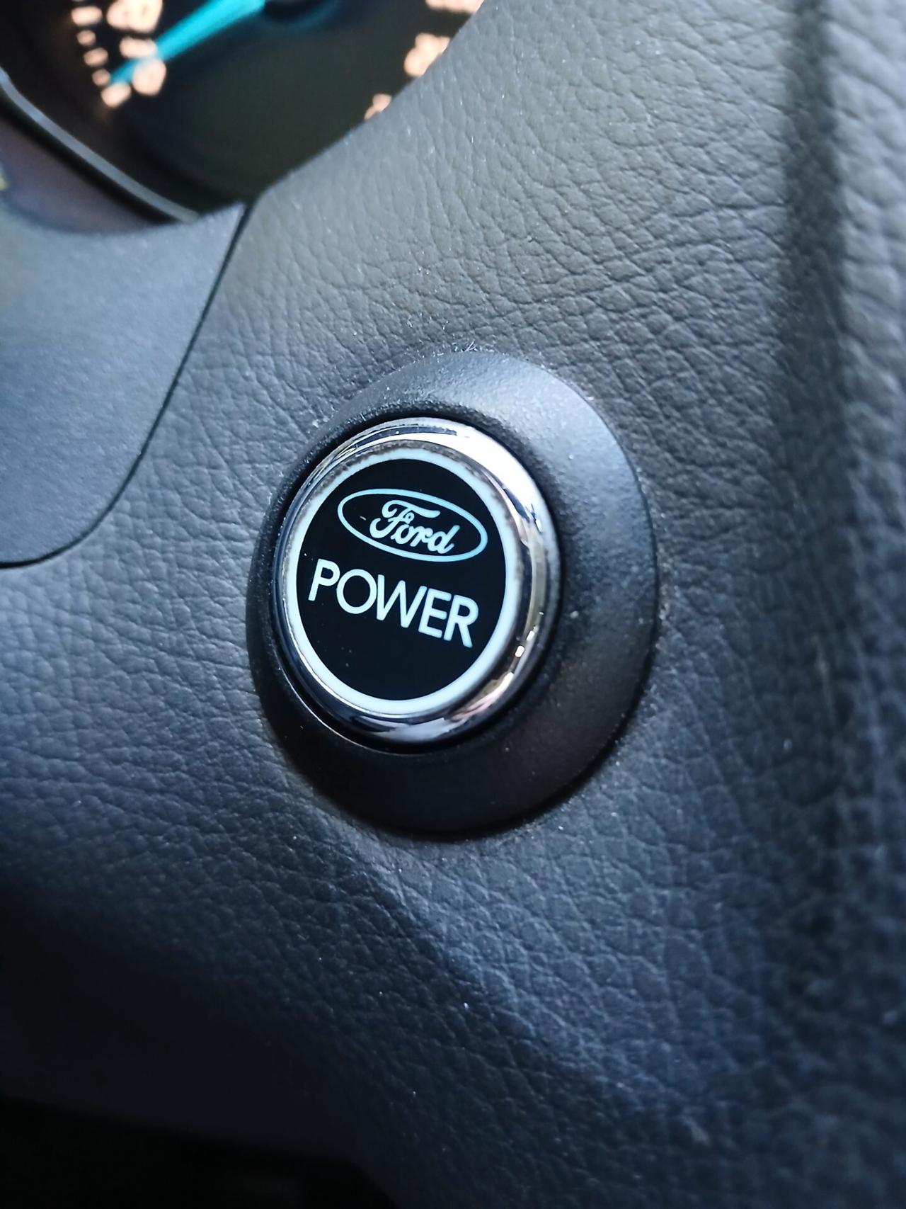 Focus 1.6 TITANIUM FULL OPTIONAL TAGLIANDI FORD