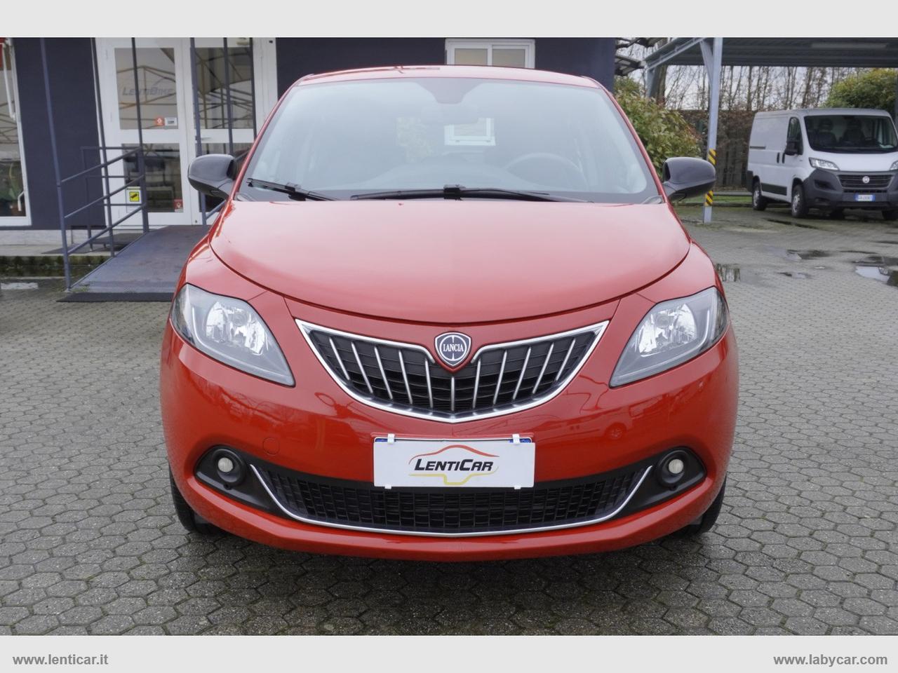 LANCIA Ypsilon 1.0 FireFly S&S Hybrid Eco Gold Adatta a Neopatentati