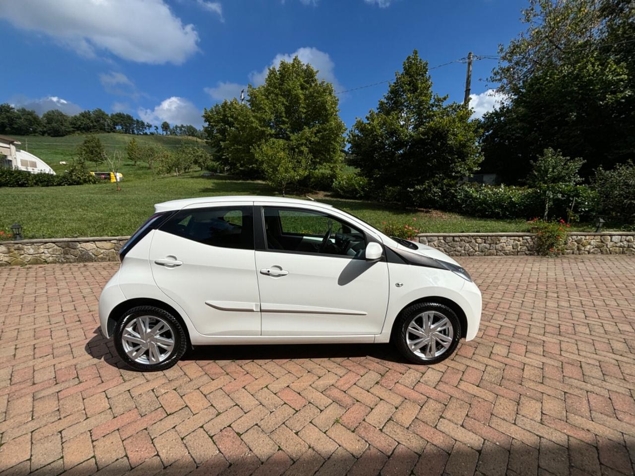 Toyota Aygo 1.0 VVT-i 69 CV 5 porte OK NEOPATENTATI