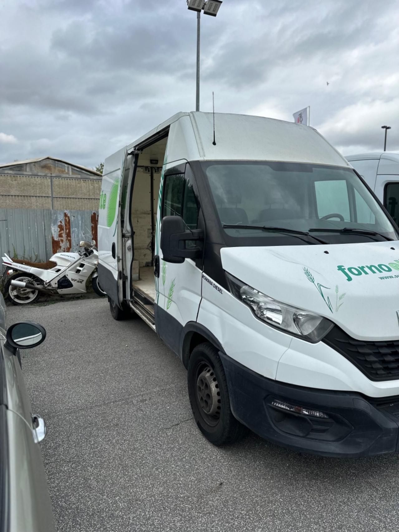 Iveco Daily 35S12DV CRV 2.3 HPT PM-TM-DC 5p. Furgone
