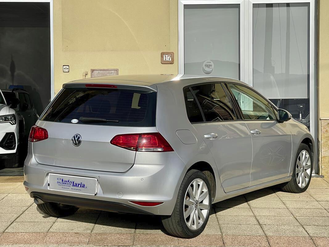 Volkswagen Golf 1.6 TDI 110 CV 5p. Comfortline BlueMotion Technology Cerchi lega da 17 – sensori park anteriore e posteriore – vetri privacy-clima bi/zona