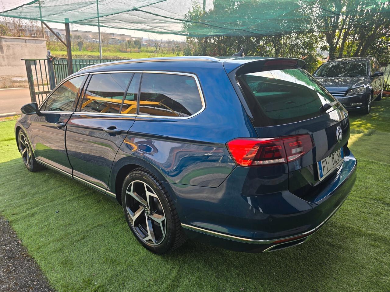 VW Passat 2.0 TDI 150CV DSG Executive -2019