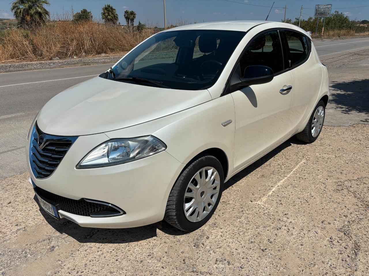 Lancia Ypsilon 1.2 69 CV 5 porte S&S Silver - 2011