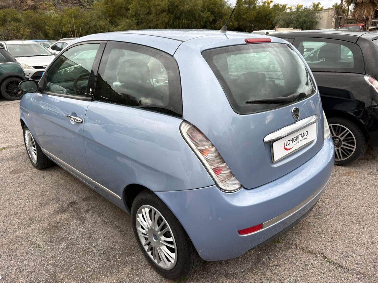 Lancia Ypsilon 1.3 MJT 75 CV Oro