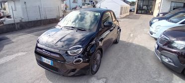 Fiat 500 500e Berlina 42 kWh La Prima
