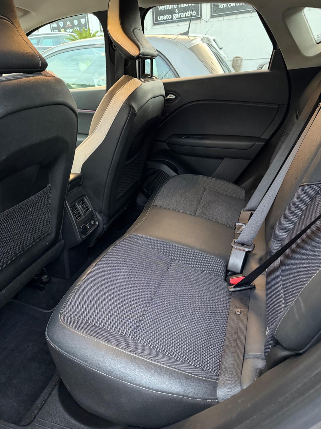 Renault Captur Plug-in Hybrid E-Tech 160 CV Intens