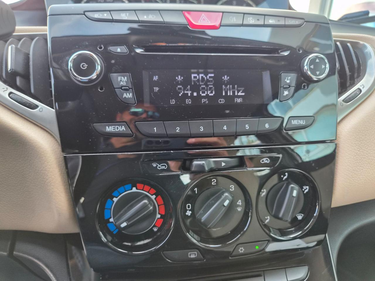 Lancia Ypsilon 0.9 TwinAir 85 CV 5 porte Metano Ecochic Silver