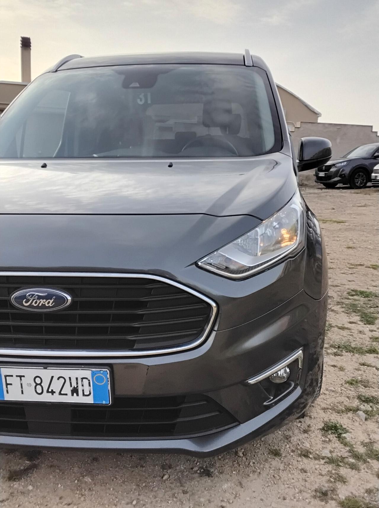 Ford Tourneo Connect 1.5 TDCi 120 CV Powershift Titanium