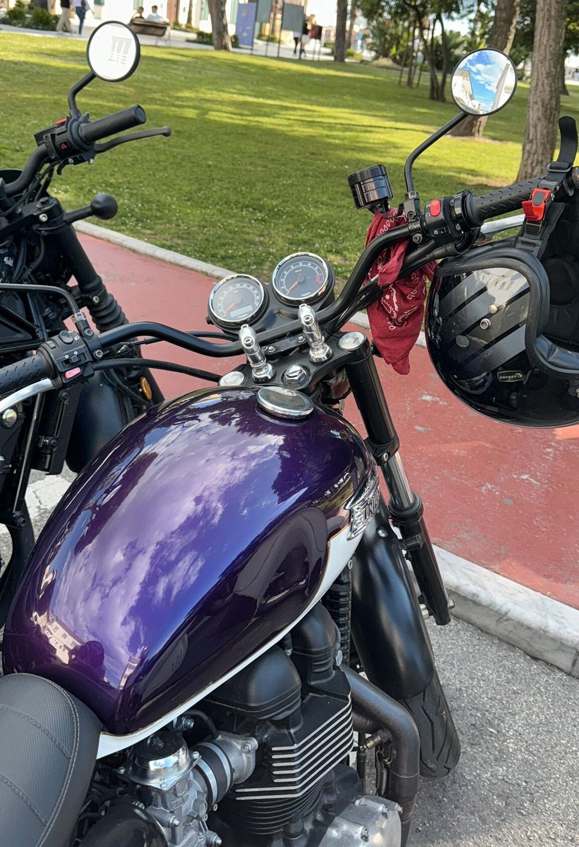 Triumph Bonneville SE