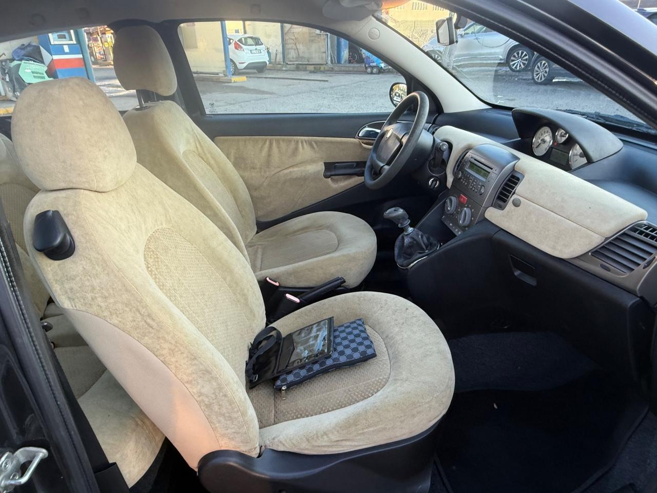 Lancia Ypsilon 1.2