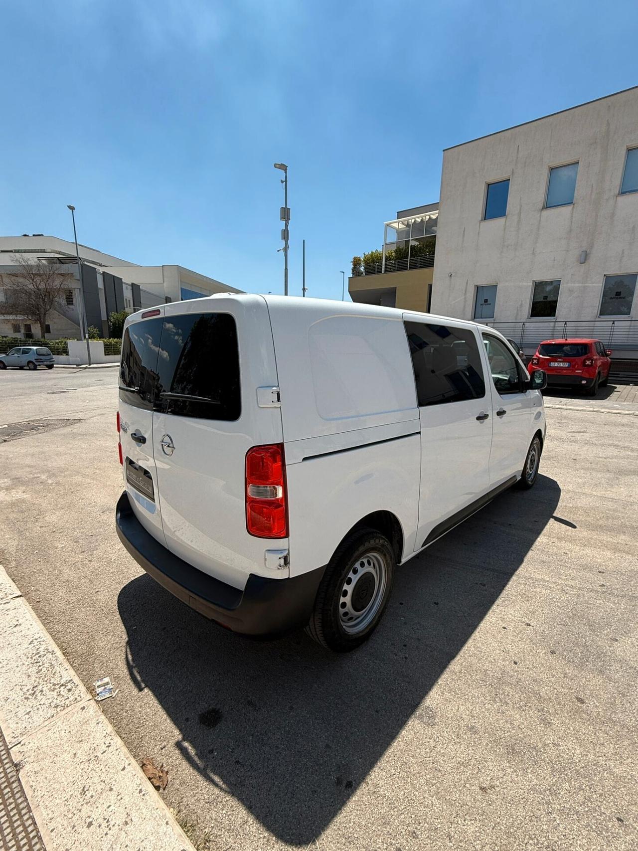 Opel Vivaro 2.0 Diesel 120CV L2H1 SeS 6 Posti