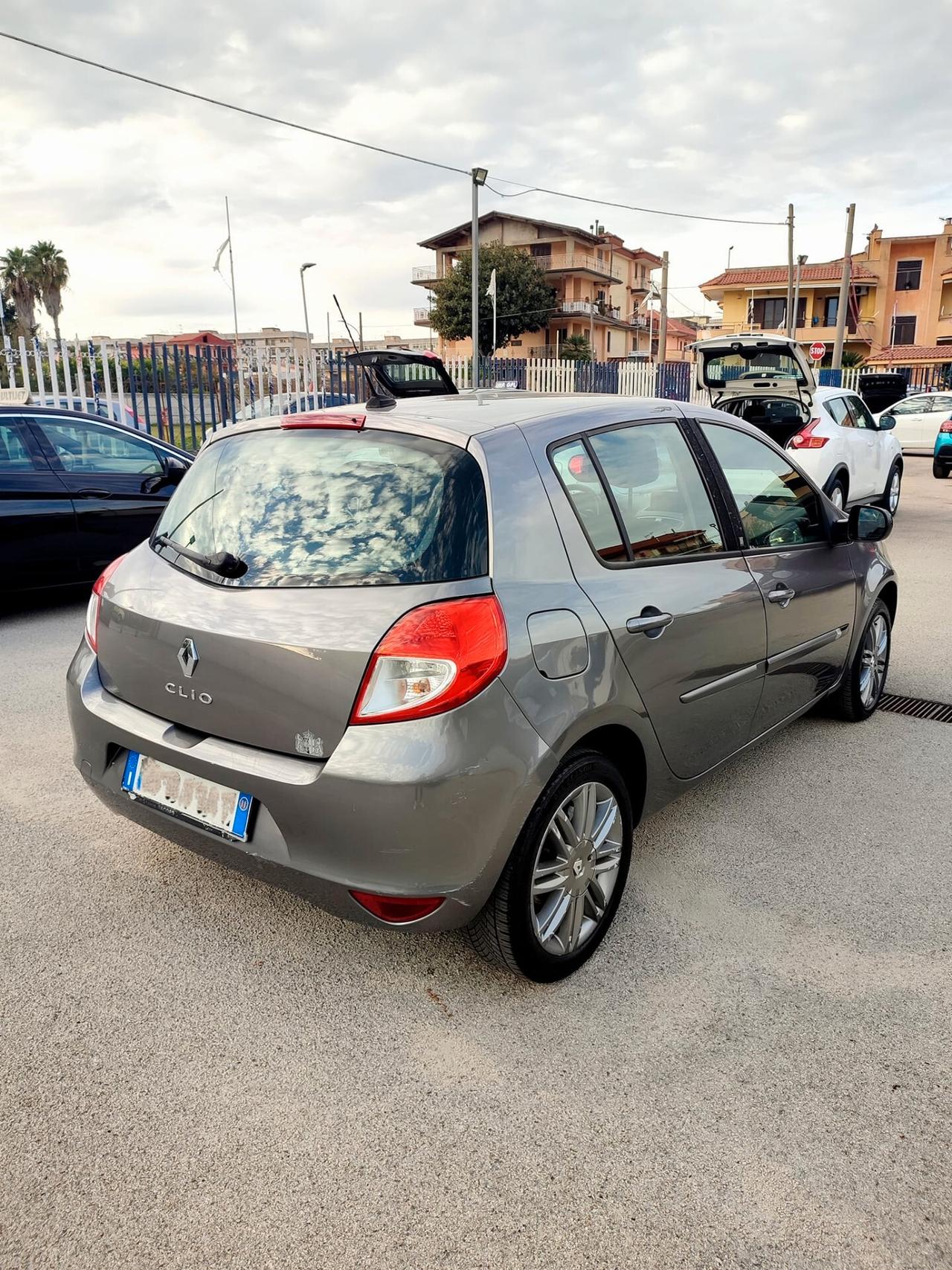 Renault Clio 1.6 16V 5 porte BVA 20th Anniversario