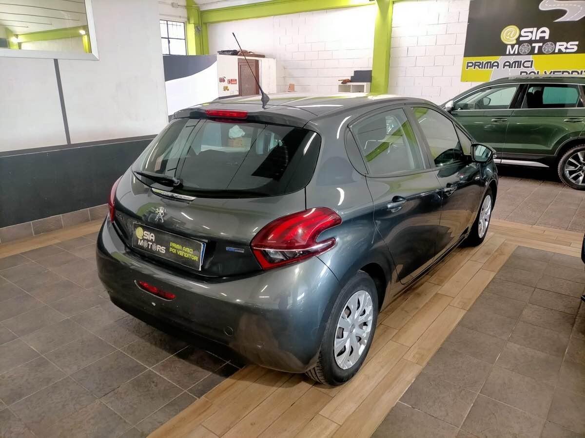 PEUGEOT 208 1.2