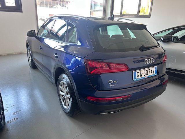 AUDI Q5 35 TDI S tronic Business