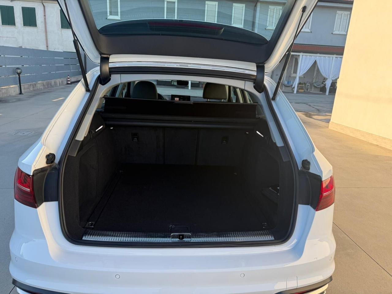 Audi A4 Avant ADVANCED Matrix