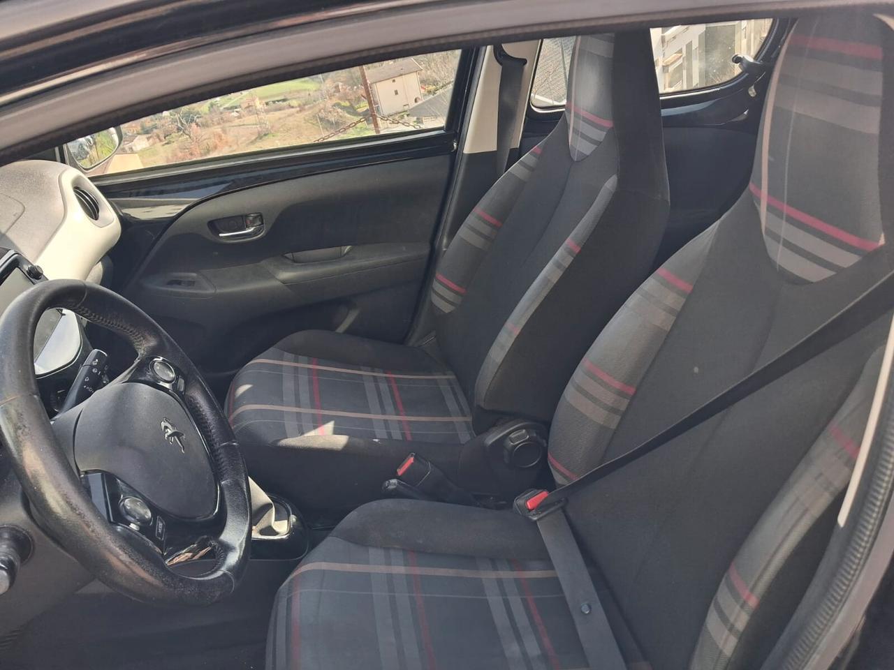 Peugeot 108 VTi 82 CV 5 porte Allure